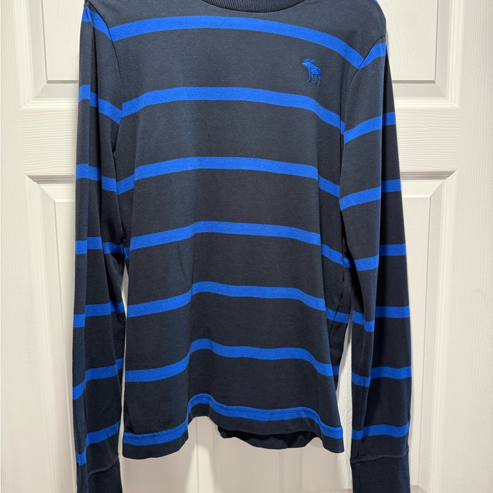 2000s Abercrombie & Fitch Men's Black and Blue Striped Muscle Shirt